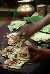 Preparation du pan que l'on machouille longuement en crachant rouge. Lucknow
